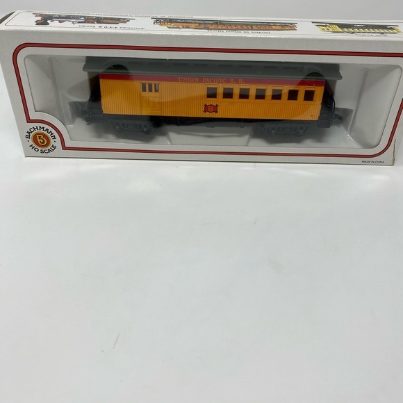 Other - Bachmann HO Scale Union Pacific Old Time Passenger Car UP #9 Yellow